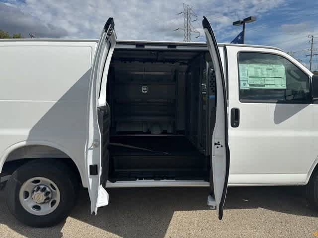New 2025 Chevrolet Express 3500 w/ Driver Convenience Package RWD image 33