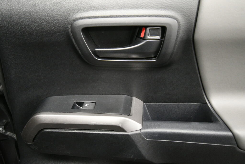 Used 2023 Toyota Tacoma SR5 AWD/4WD image 21
