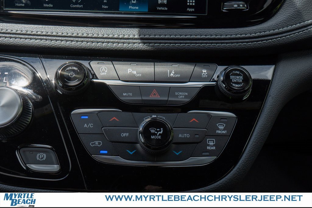 New 2026 Chrysler Pacifica Select image 22