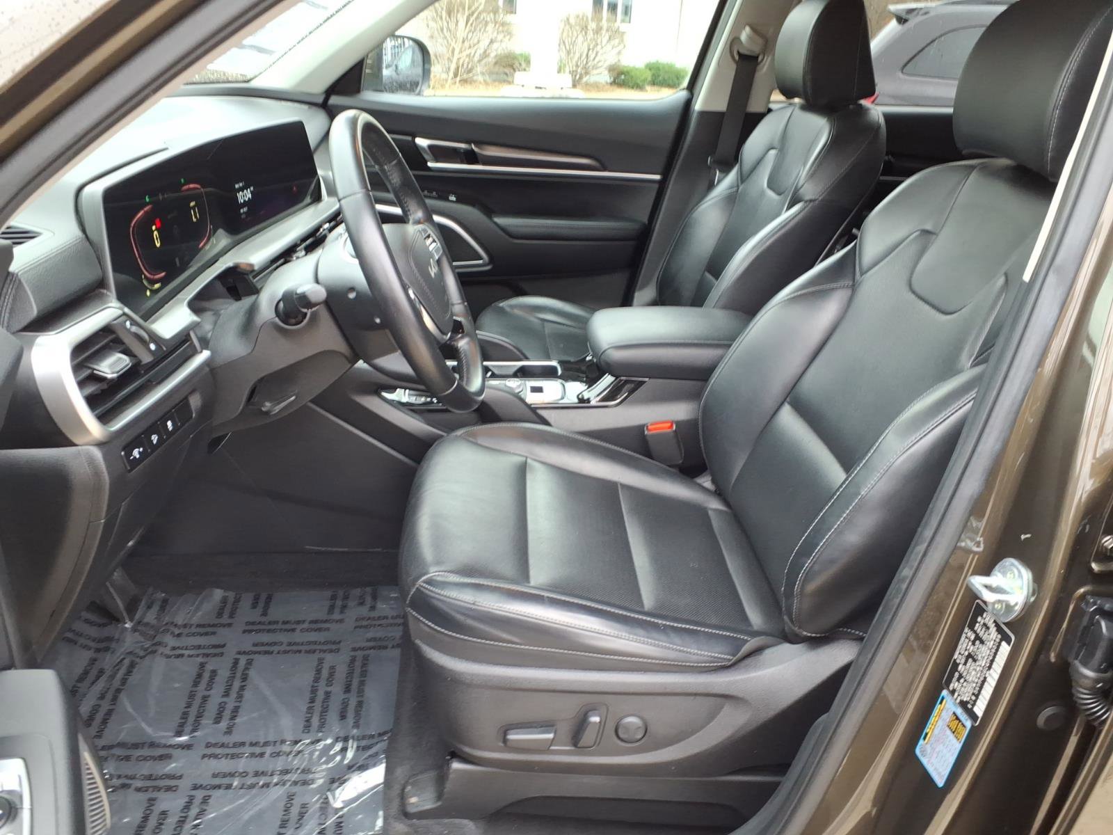 Used 2023 Kia Telluride S image 4