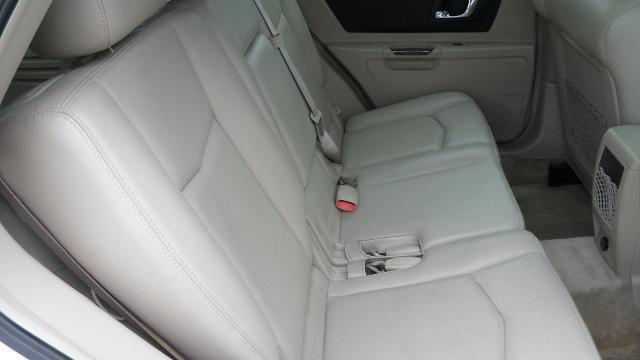 Used 2005 Cadillac SRX w/ Preferred Equipment Group image 13