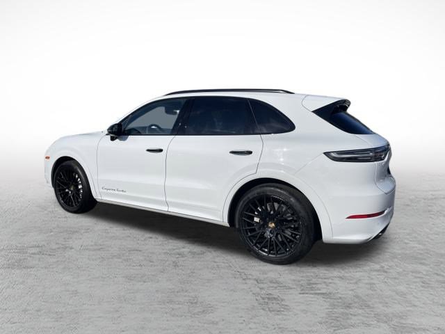 Used 2021 Porsche Cayenne Turbo image 5