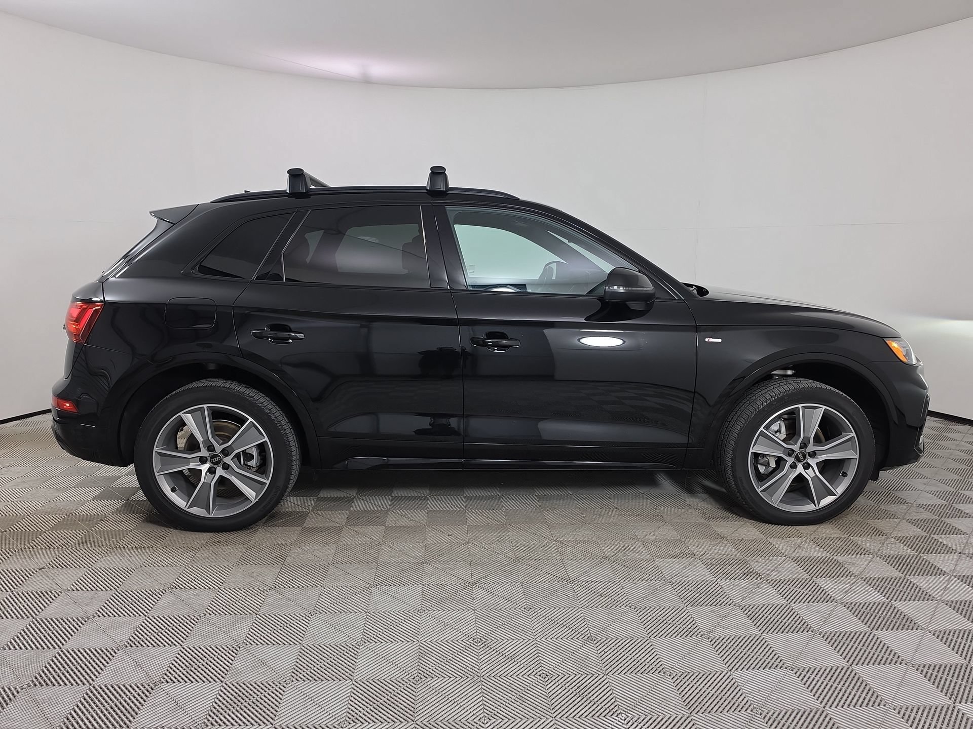 Certified 2025 Audi Q5 2.0T Premium AWD/4WD image 8