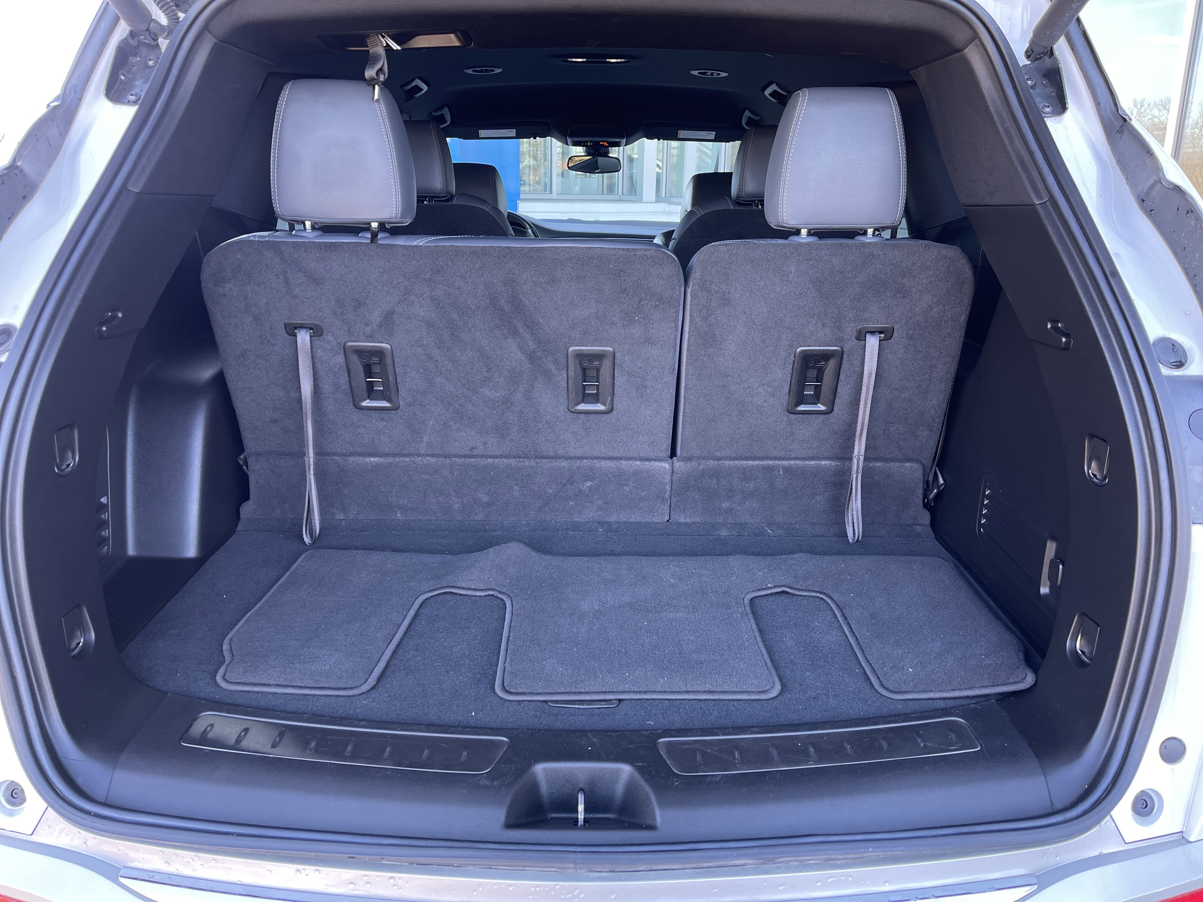 Used 2023 Buick Enclave Essence image 43