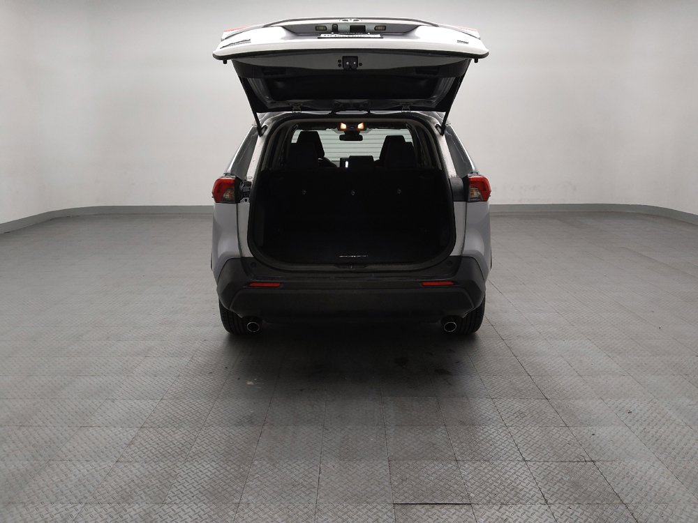 Used 2019 Toyota RAV4 LE FWD image 29