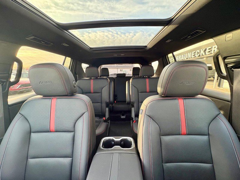 Used 2024 Chevrolet Traverse RS w/ LPO, Floor Liner Package AWD/4WD image 33