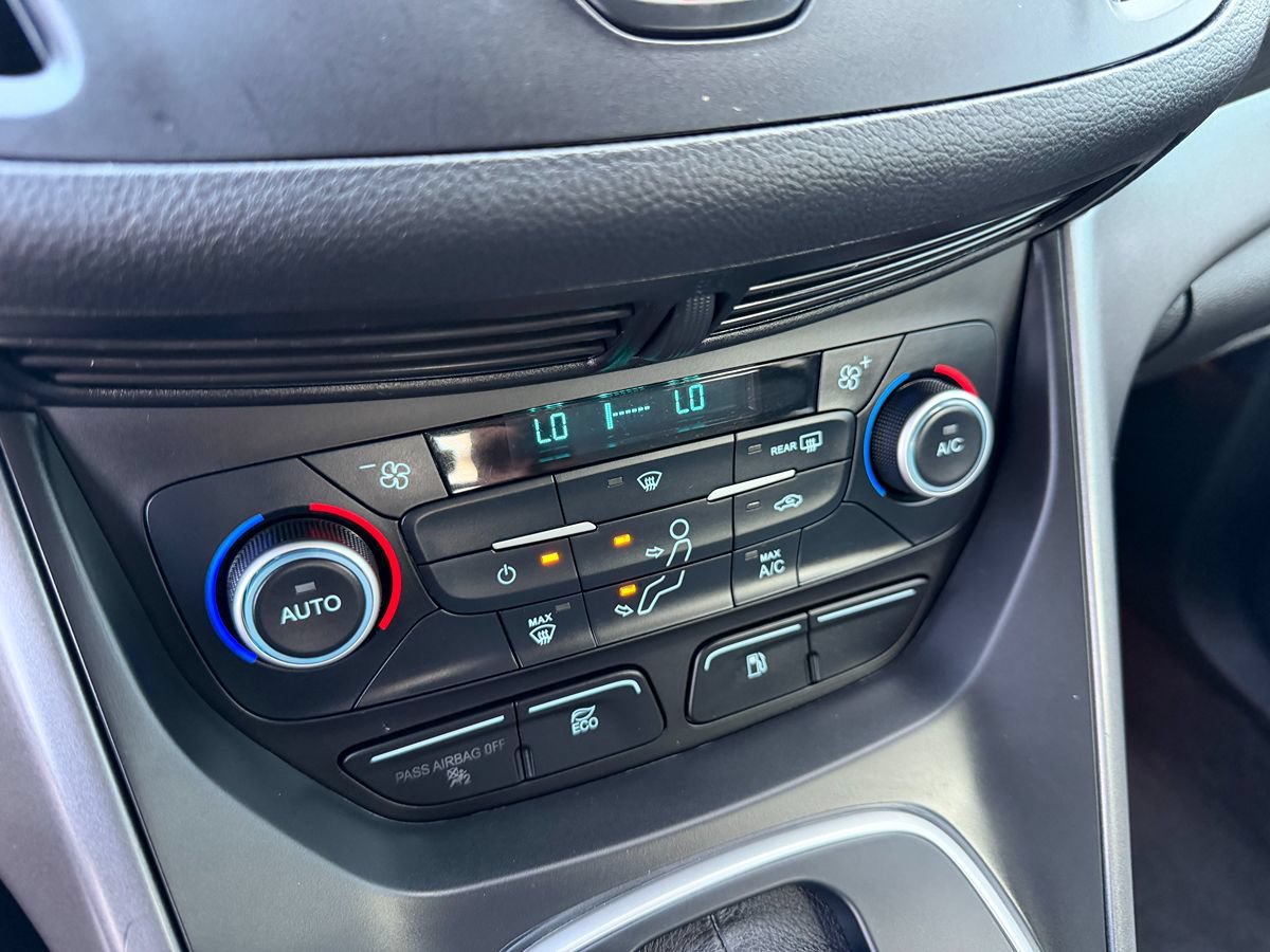 Used 2018 Ford C-MAX SE FWD image 16