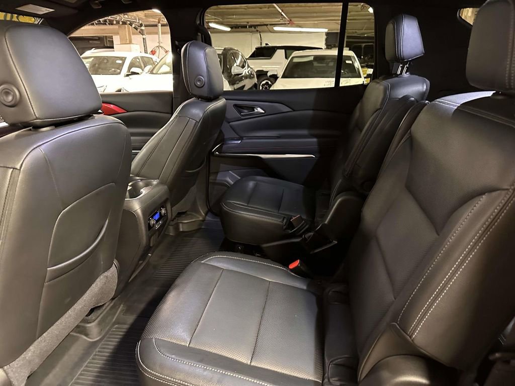 Used 2024 Chevrolet Traverse Z71 image 17