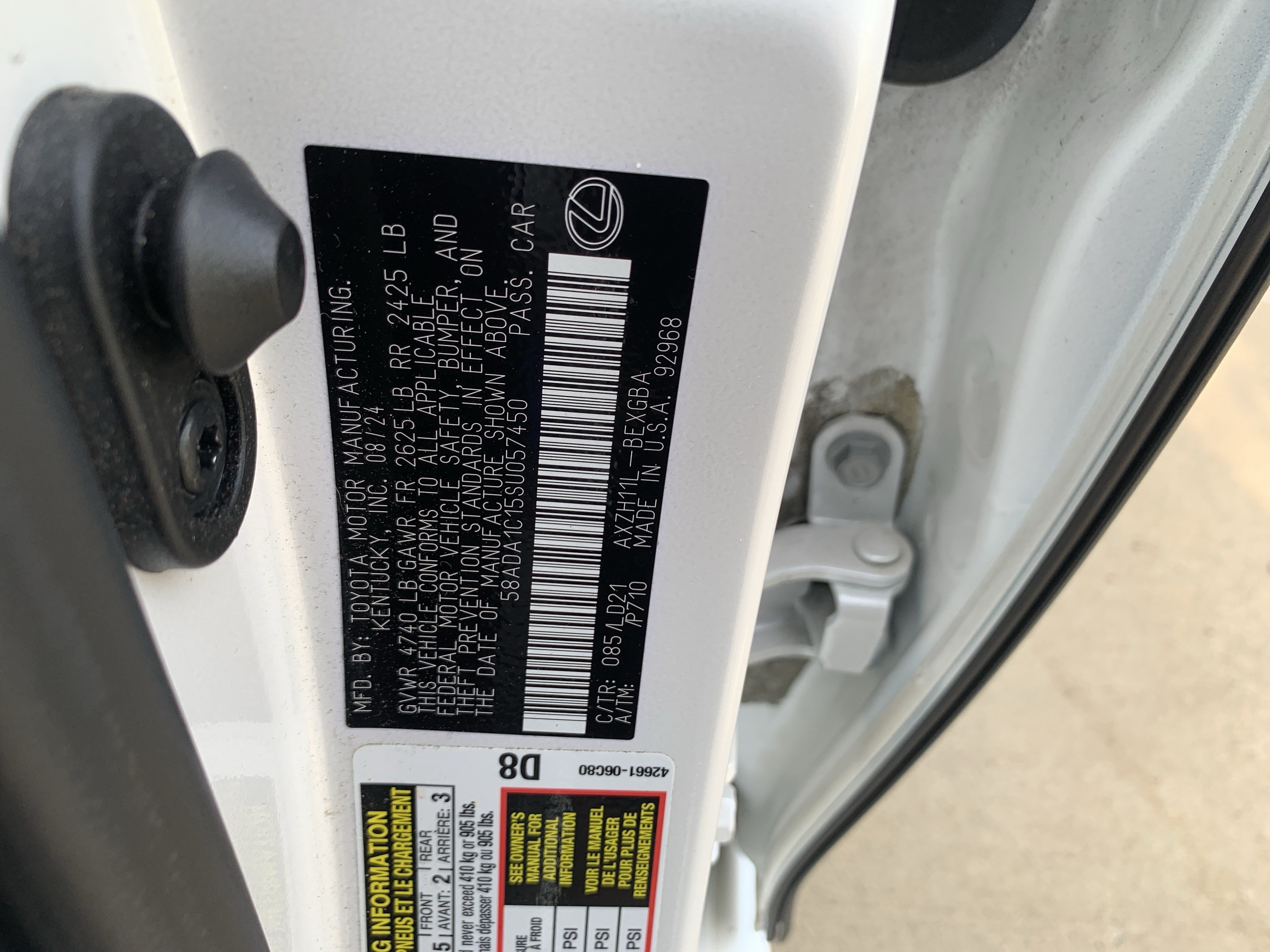 Used 2025 Lexus ES 300h w/ Premium Package FWD image 36