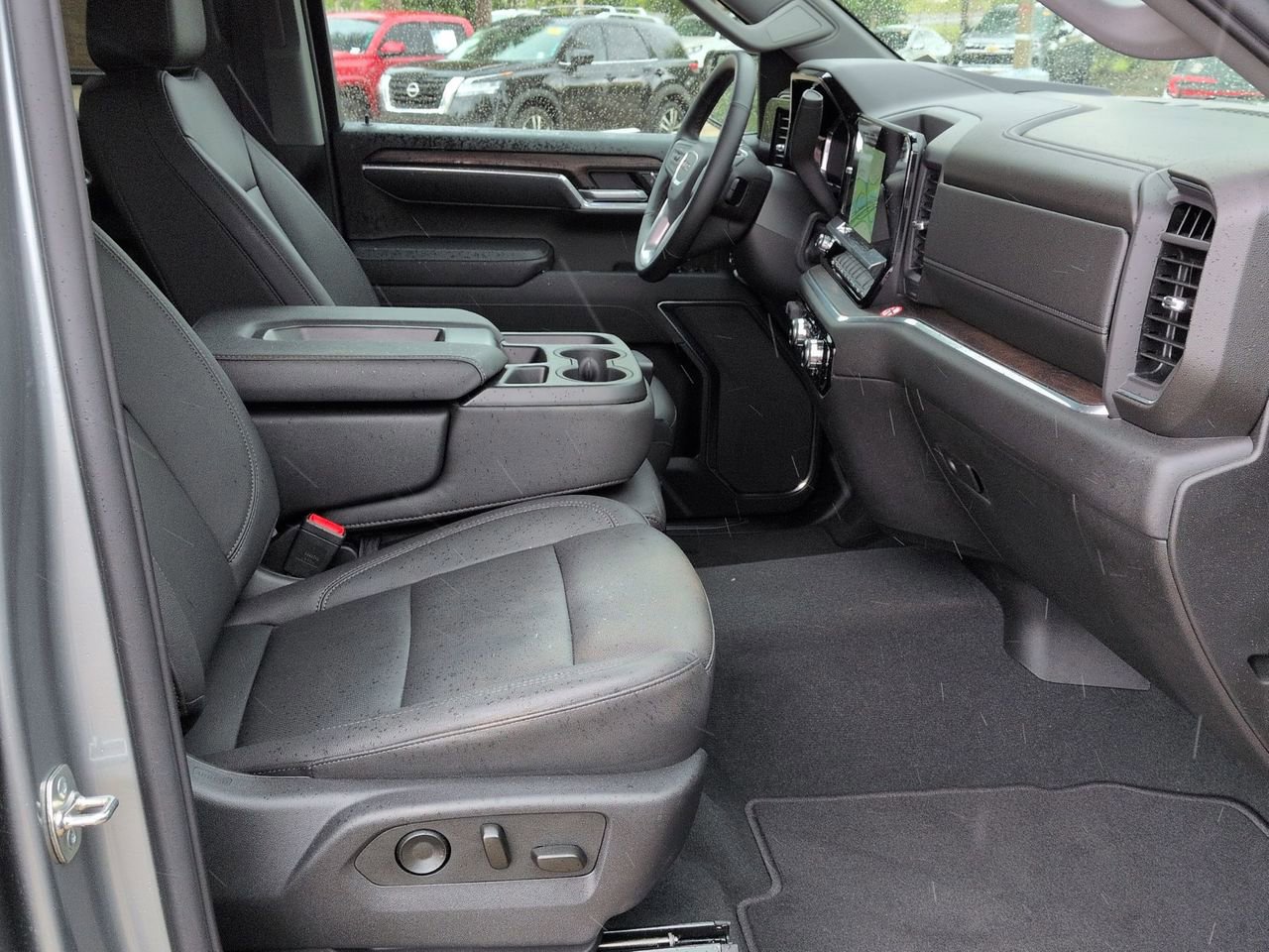 Certified 2026 GMC Sierra 1500 SLT image 25