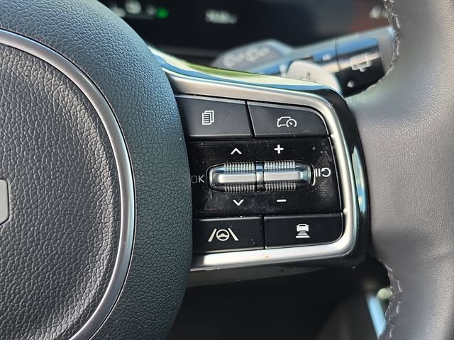 Certified 2025 Kia Carnival SX Prestige FWD image 21