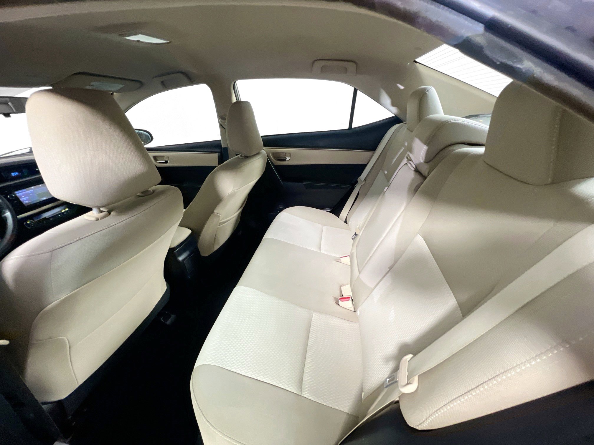 Used 2016 Toyota Corolla LE image 26