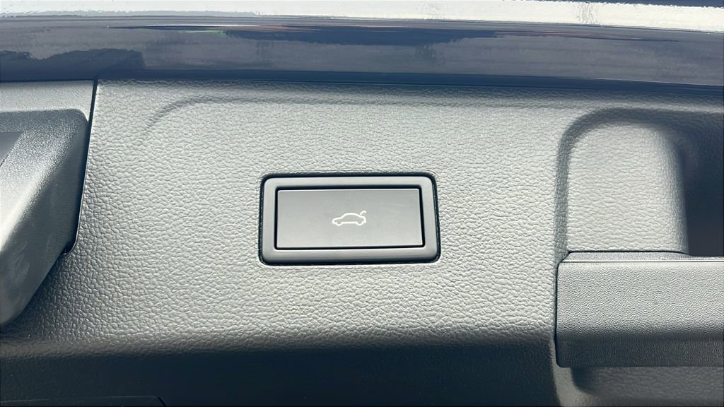 New 2026 Volkswagen Atlas SEL image 17