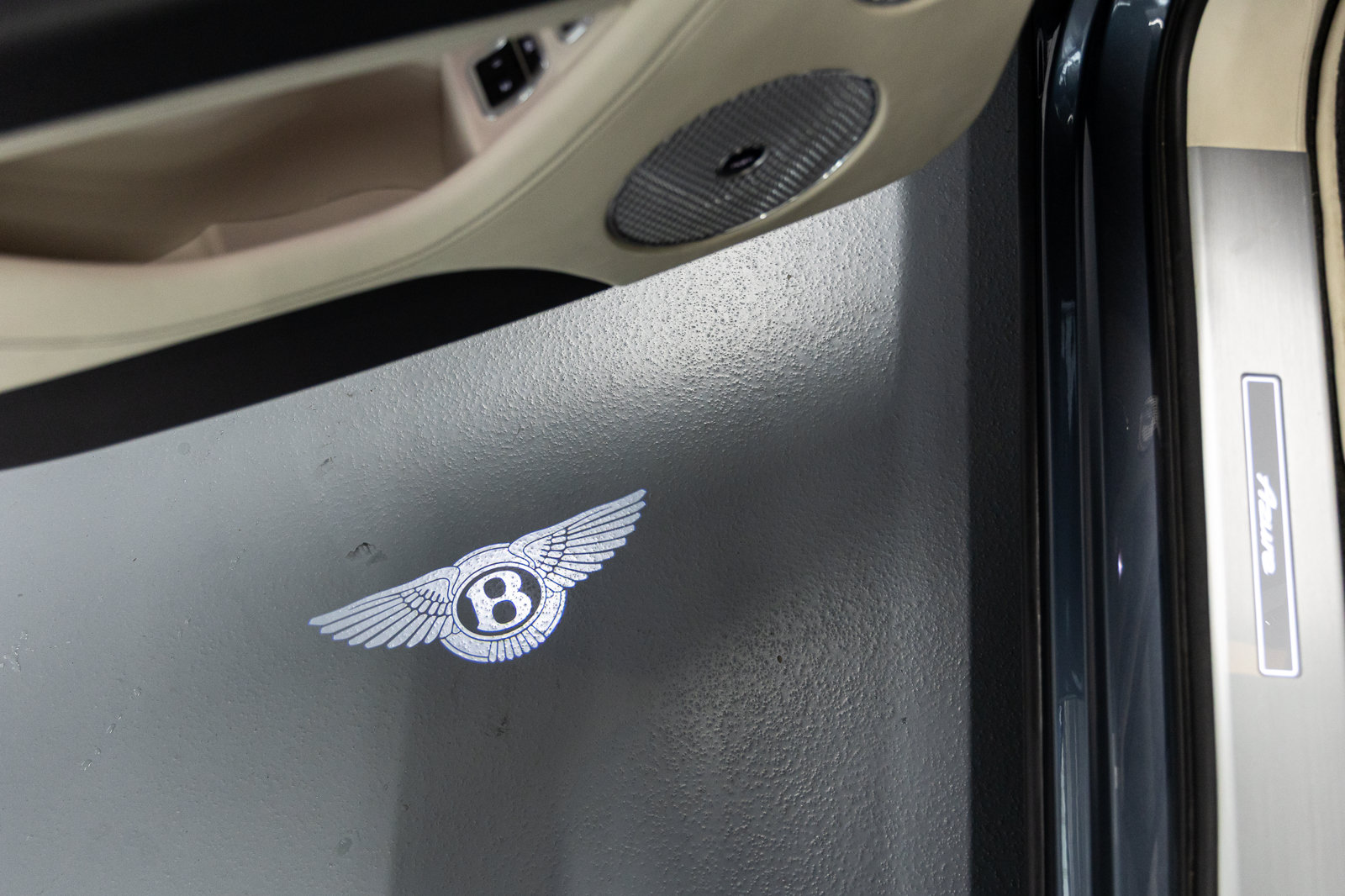 Certified 2023 Bentley Bentayga AWD/4WD image 28