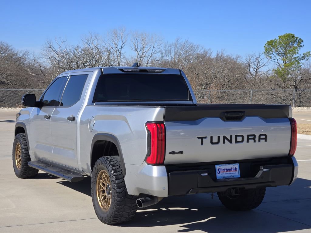 Used 2022 Toyota Tundra SR5 w/ SR5 Convenience Package image 5