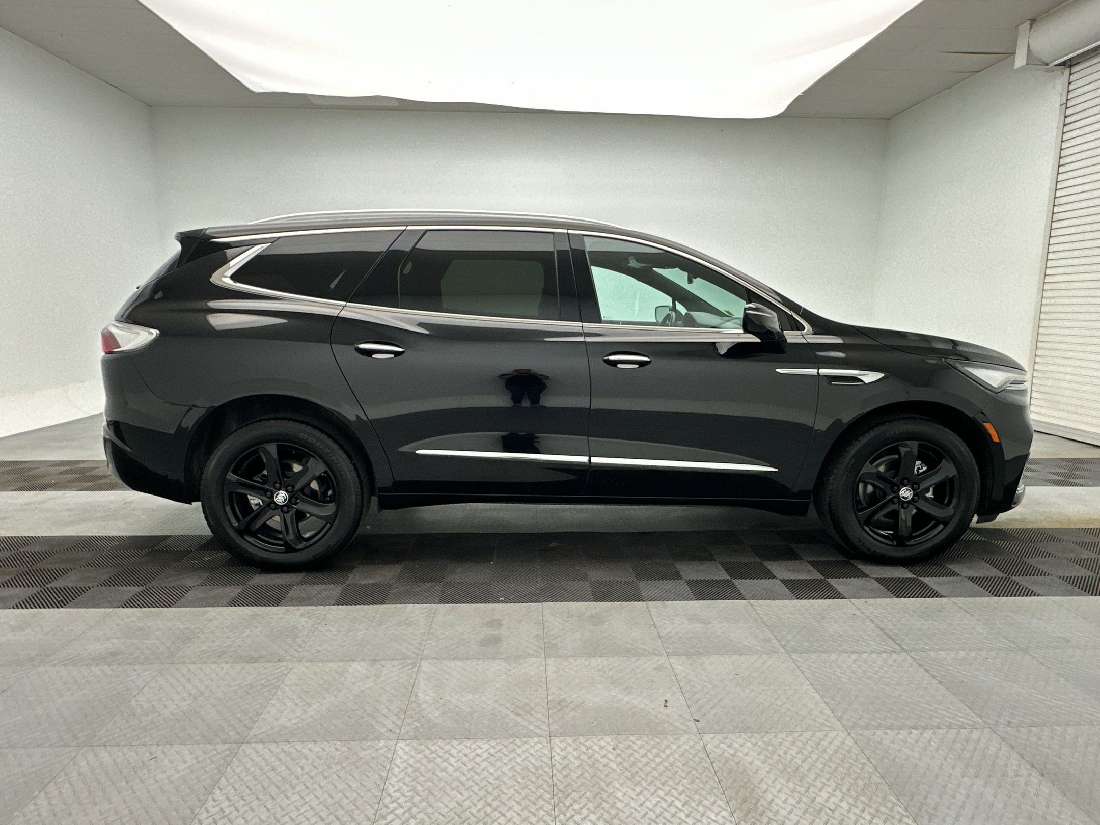 Certified 2023 Buick Enclave Essence w/ Experience Buick Package AWD/4WD image 8