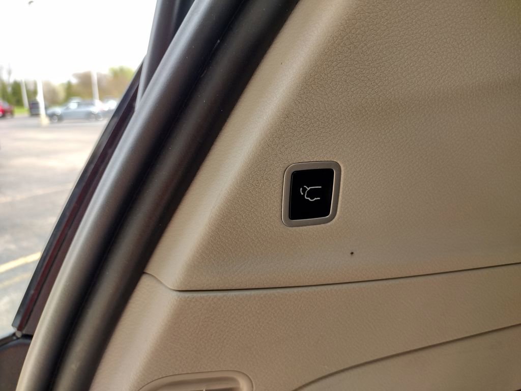 Used 2023 Chrysler Voyager LX FWD image 22
