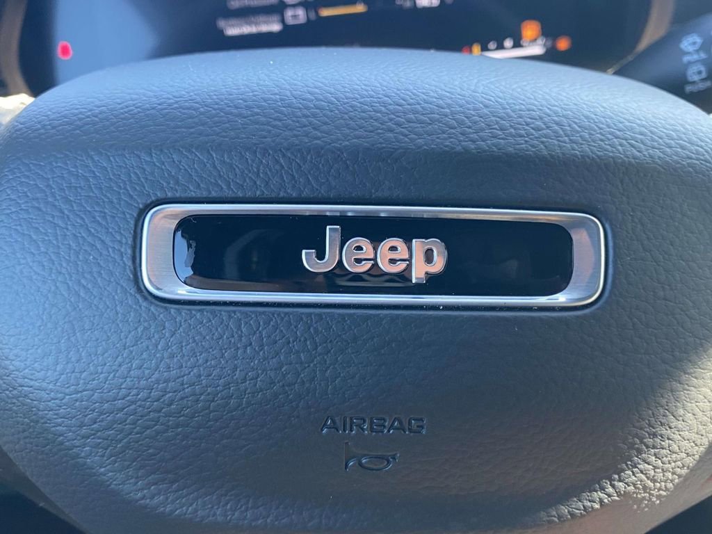 New 2026 Jeep Grand Cherokee Limited w/ Luxury Tech Group II image 26