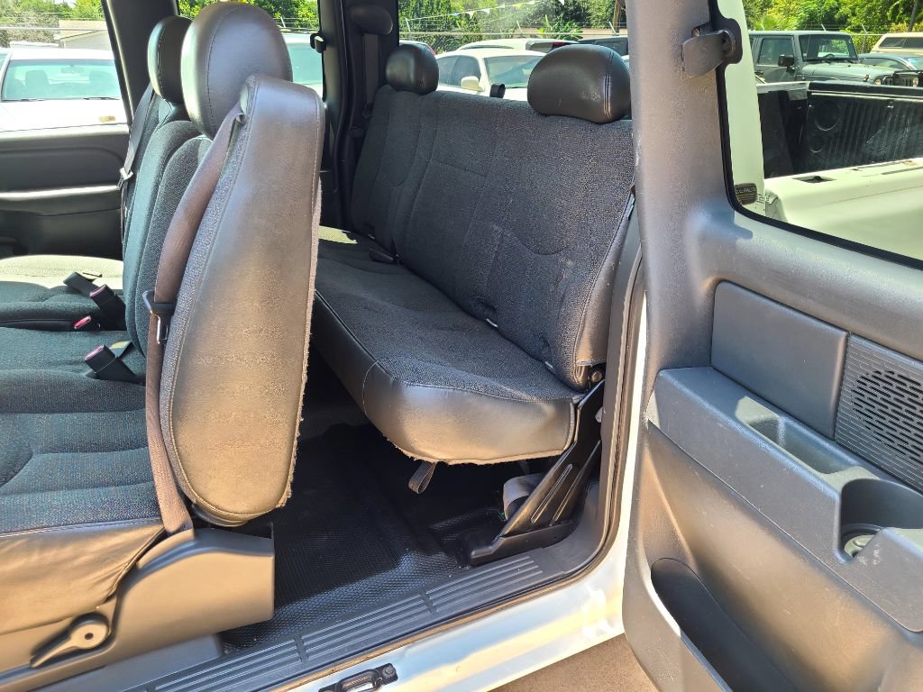 Used 2005 Chevrolet Silverado 1500 W/T RWD image 11