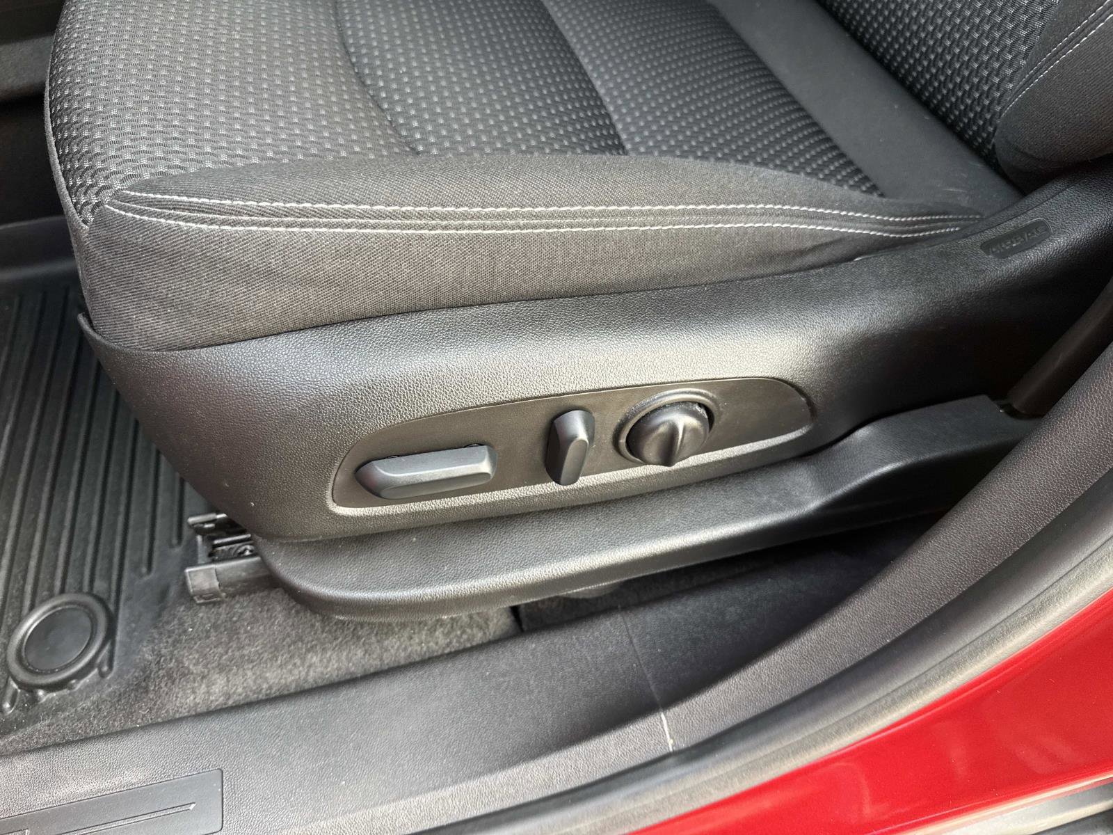 Used 2022 GMC Terrain SLE w/ Driver Convenience Package image 22