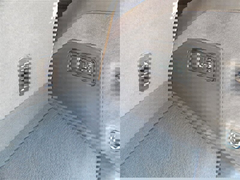 Used 2022 Cadillac Escalade Premium Luxury w/ LPO, Radiant Package image 12