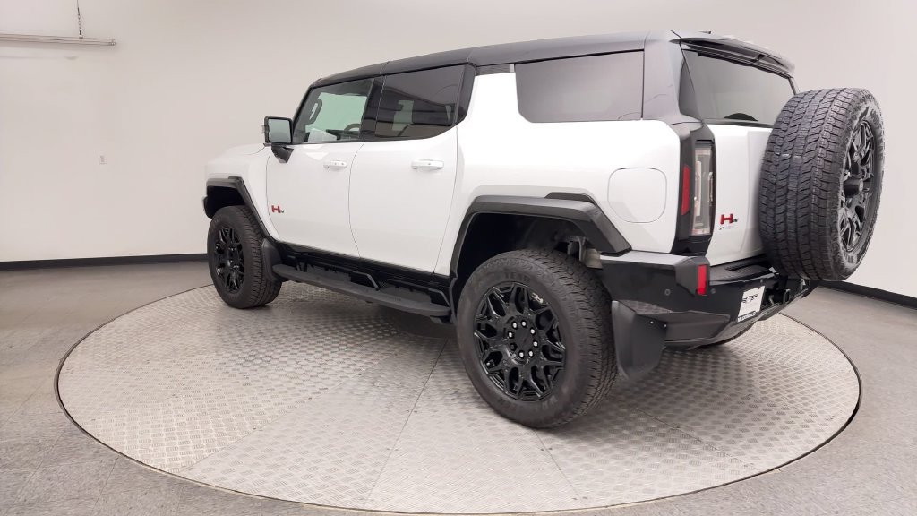 Used 2024 GMC Hummer EV 2X w/ LPO, Illumination Package AWD/4WD image 4