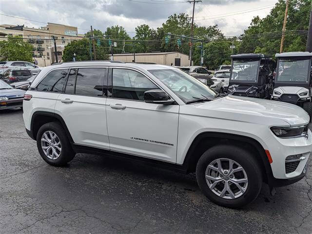 Used 2022 Jeep Grand Cherokee Limited image 10