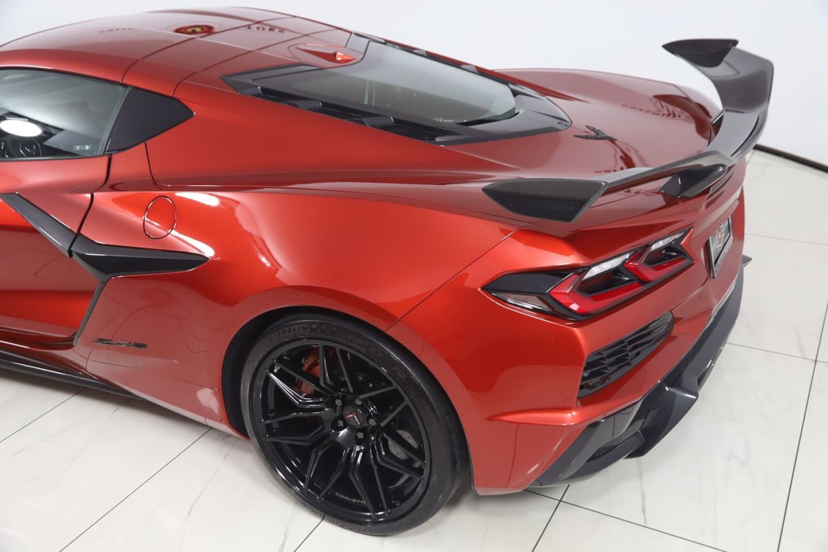 Used 2025 Chevrolet Corvette Z06 w/ Z07 Performance Package RWD image 43