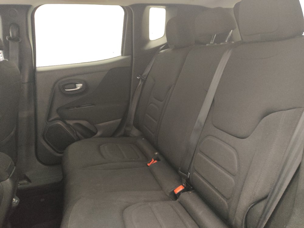 Used 2020 Jeep Renegade Latitude w/ Cold Weather Group AWD/4WD image 18