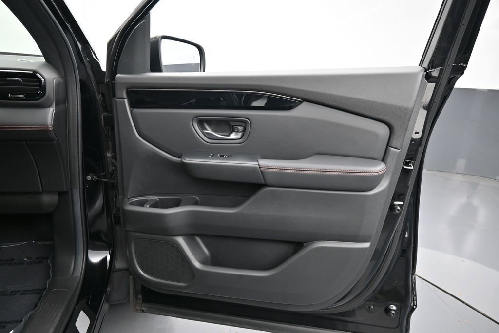 Used 2024 Honda Pilot TrailSport image 37