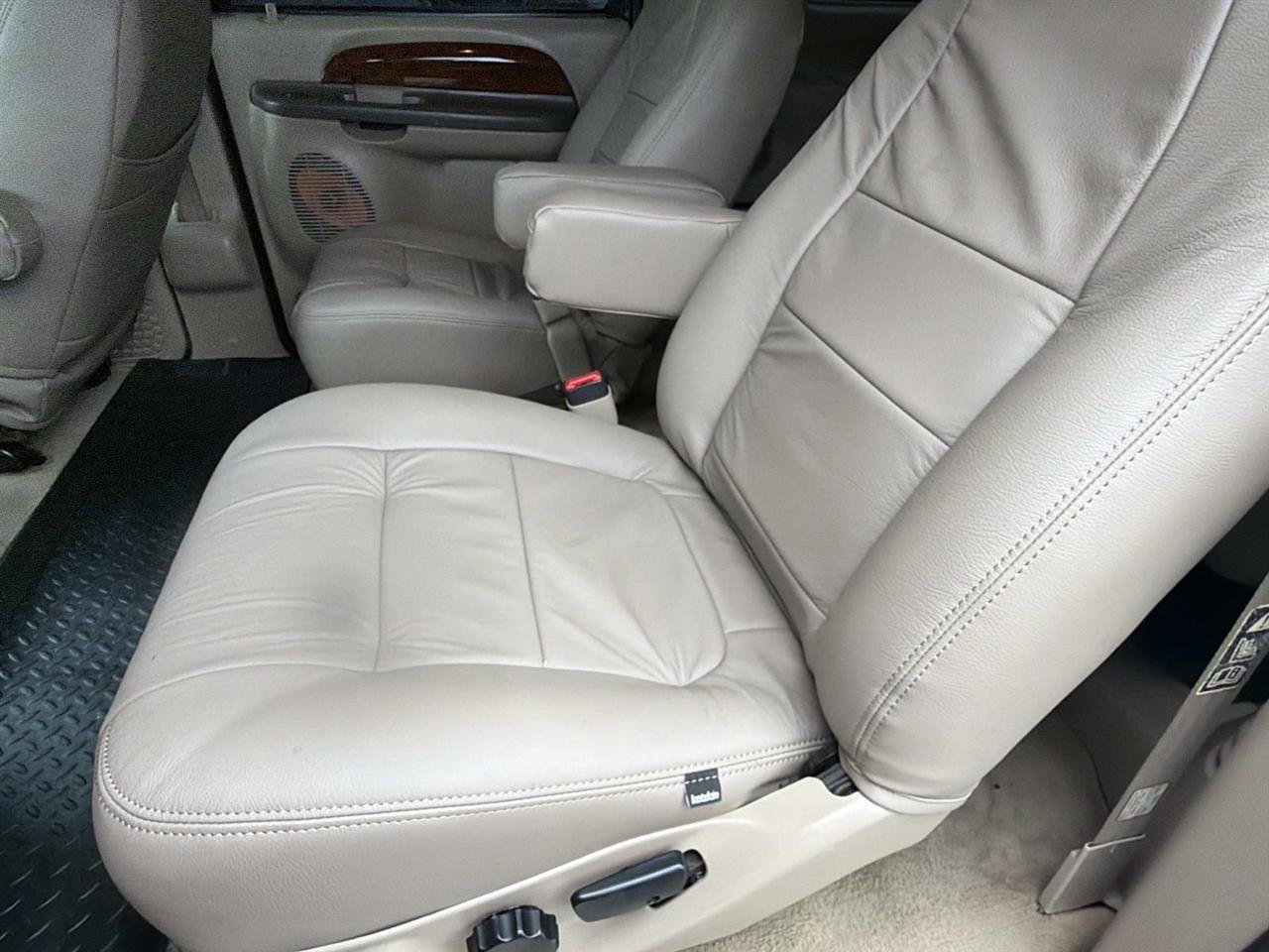 Used 2000 Ford Excursion Limited image 15