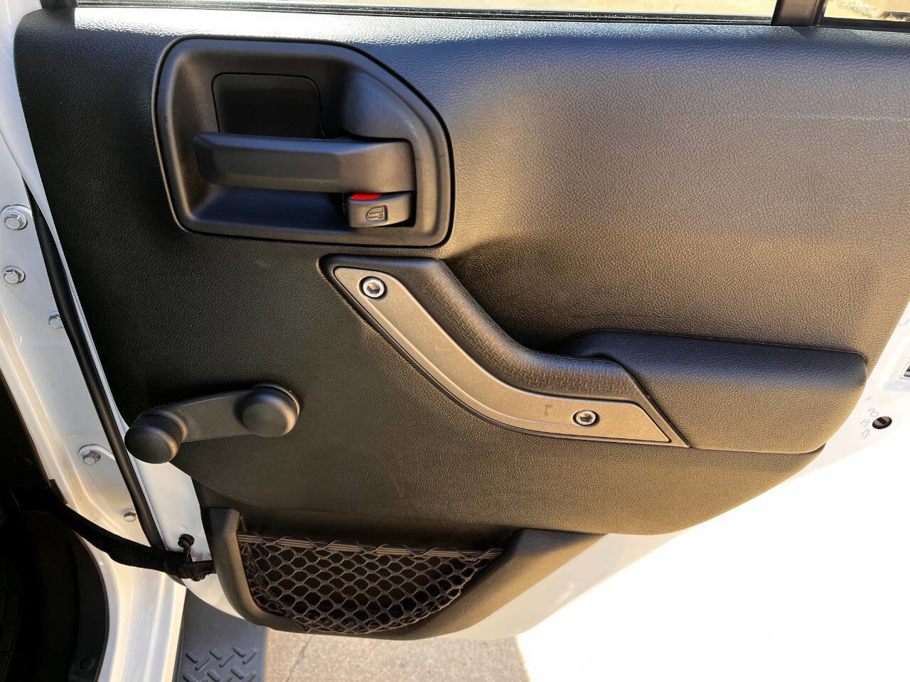 Used 2018 Jeep Wrangler Unlimited Sport w/ Connectivity Group image 17