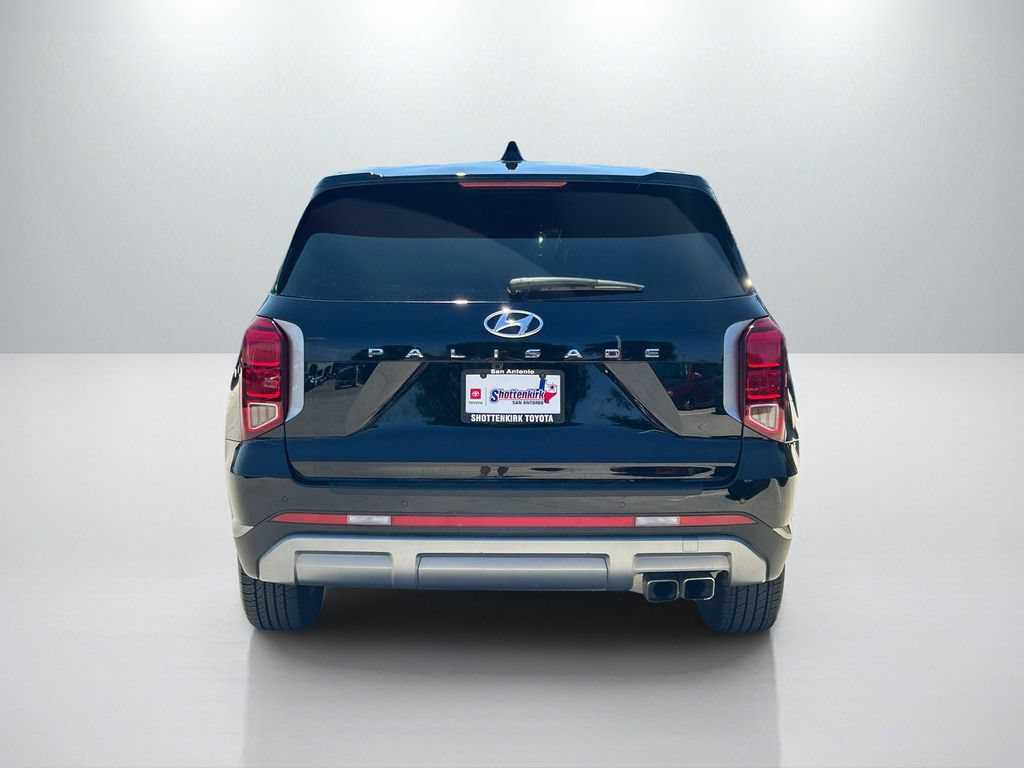 Used 2025 Hyundai Palisade SE FWD image 6