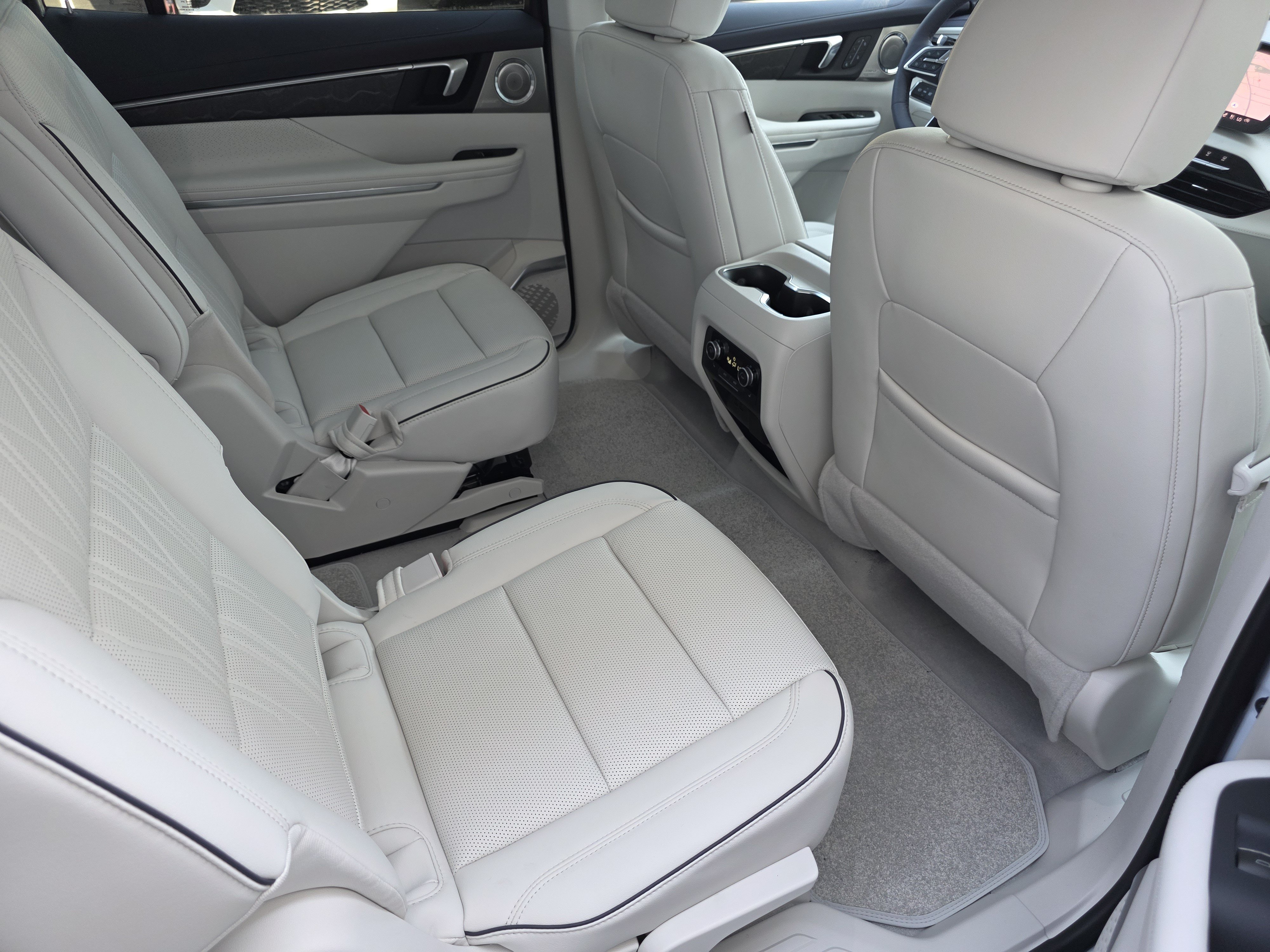 New 2027 Buick Enclave Avenir FWD image 48