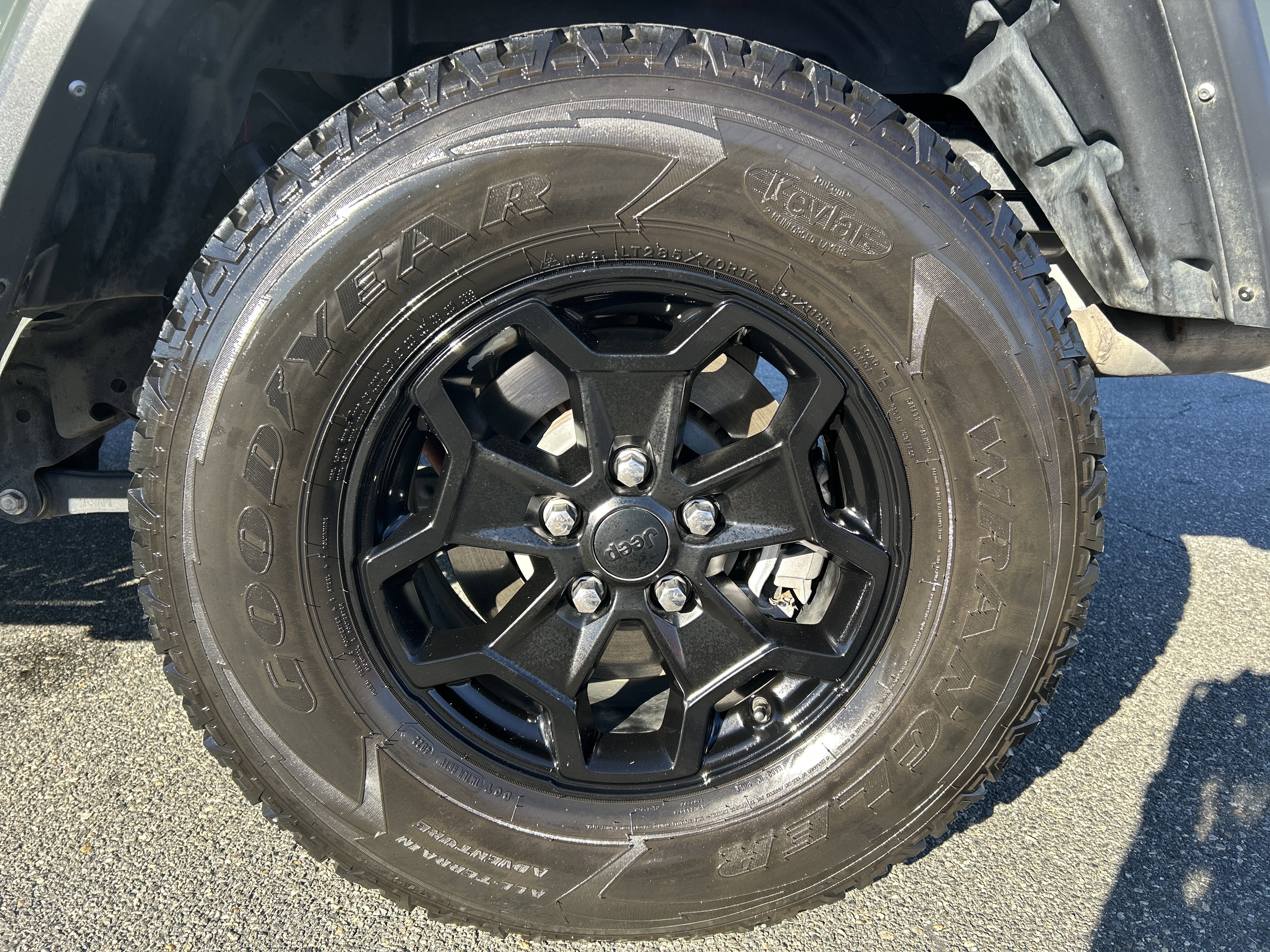 Used 2022 Jeep Gladiator Sport image 16