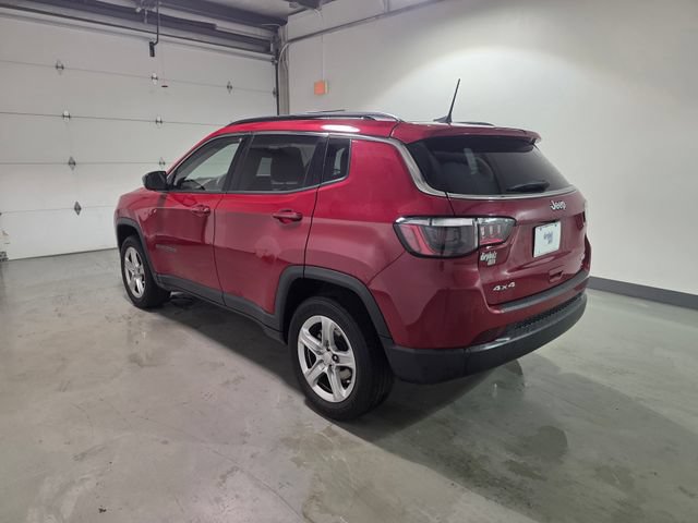 Used 2023 Jeep Compass Latitude AWD/4WD image 5