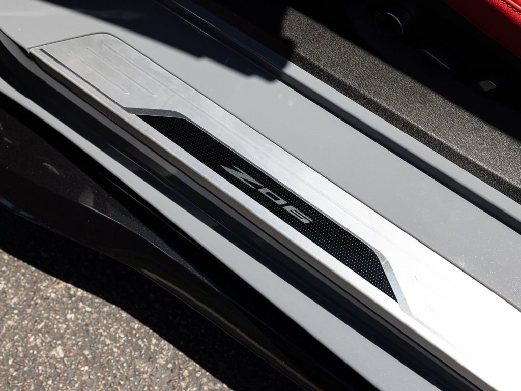 Used 2025 Chevrolet Corvette Z06 w/ Stealth Interior Trim Package RWD image 25