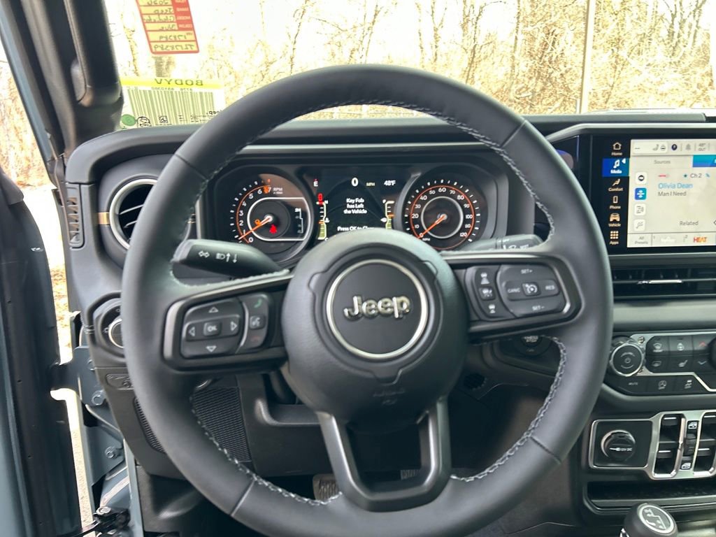 New 2026 Jeep Gladiator Sport AWD/4WD image 16