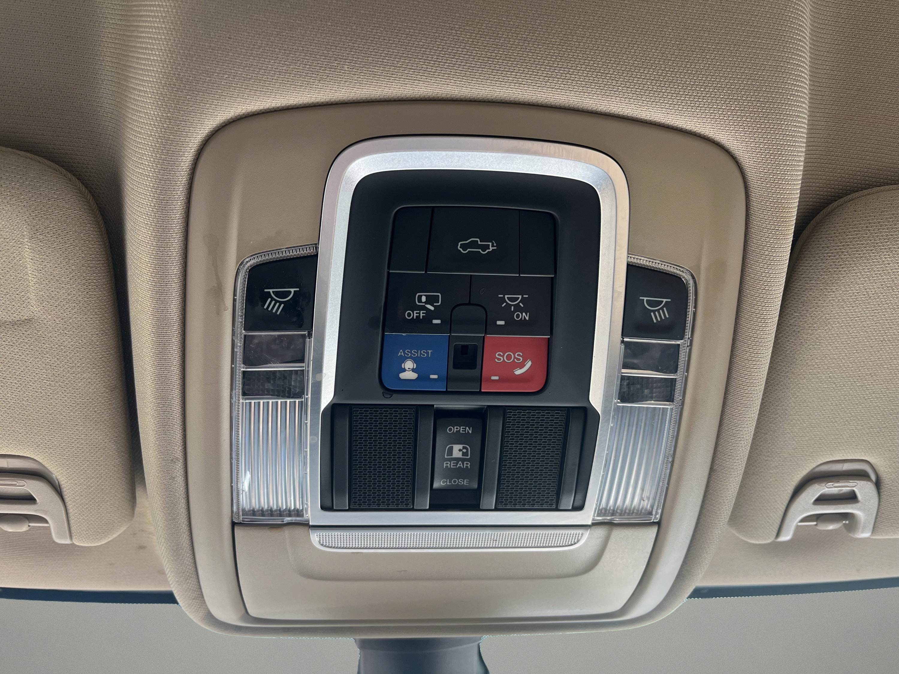 Used 2022 RAM 2500 Limited AWD/4WD image 35