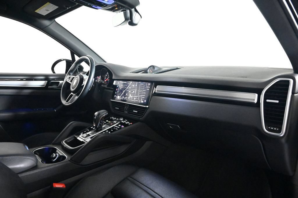 Certified 2023 Porsche Cayenne Platinum Edition AWD/4WD image 17