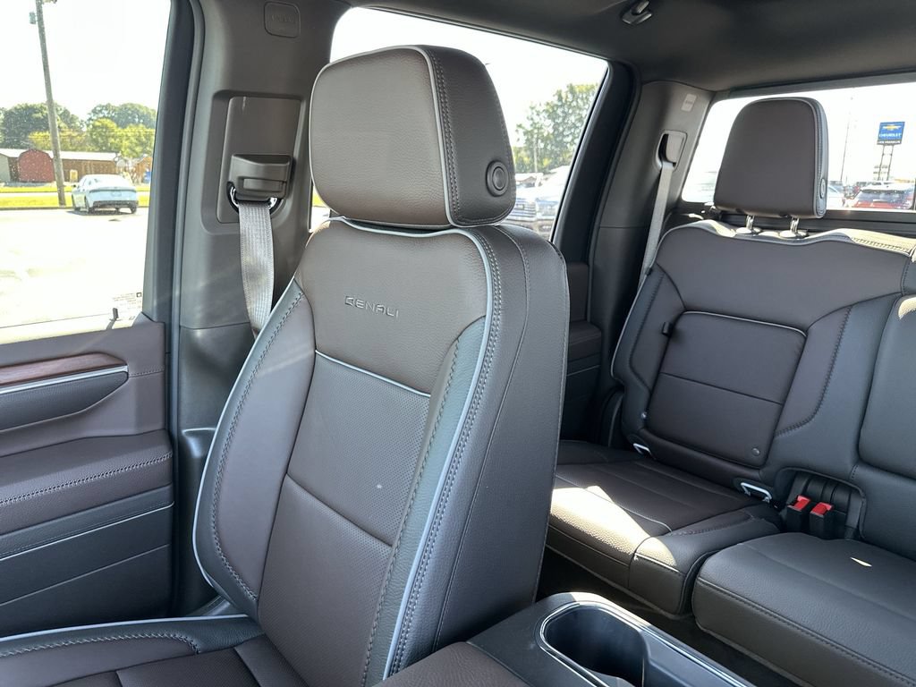Used 2026 GMC Sierra 2500 Denali w/ Denali Reserve Package AWD/4WD image 12