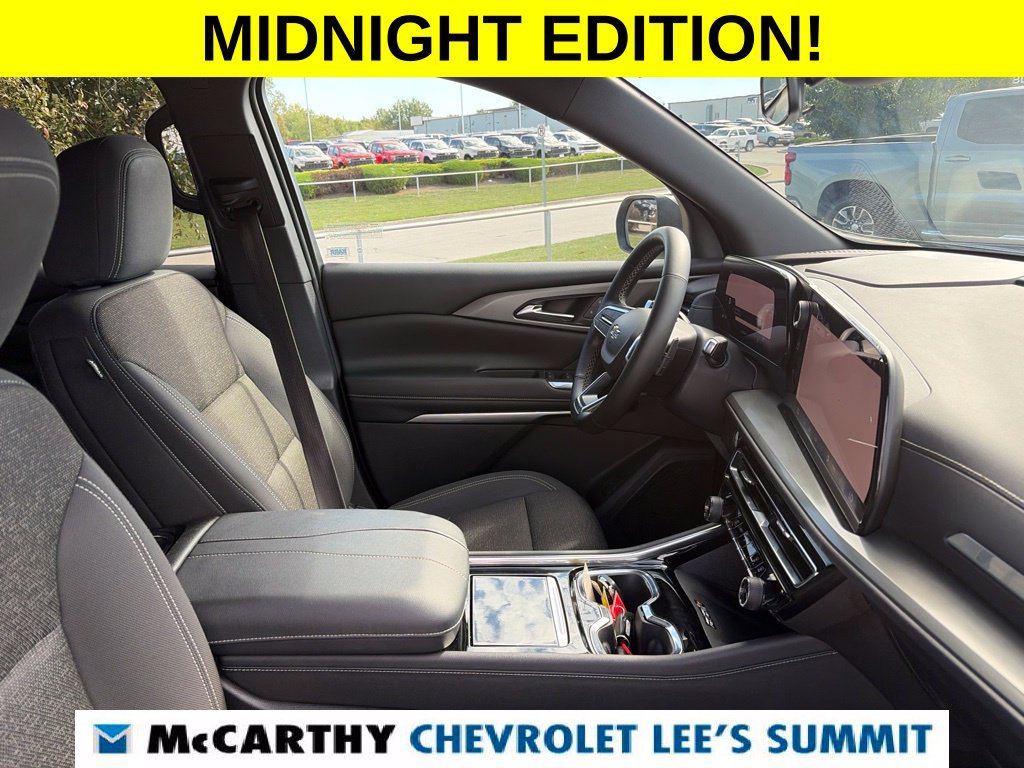 Used 2024 Chevrolet Traverse LT FWD image 28