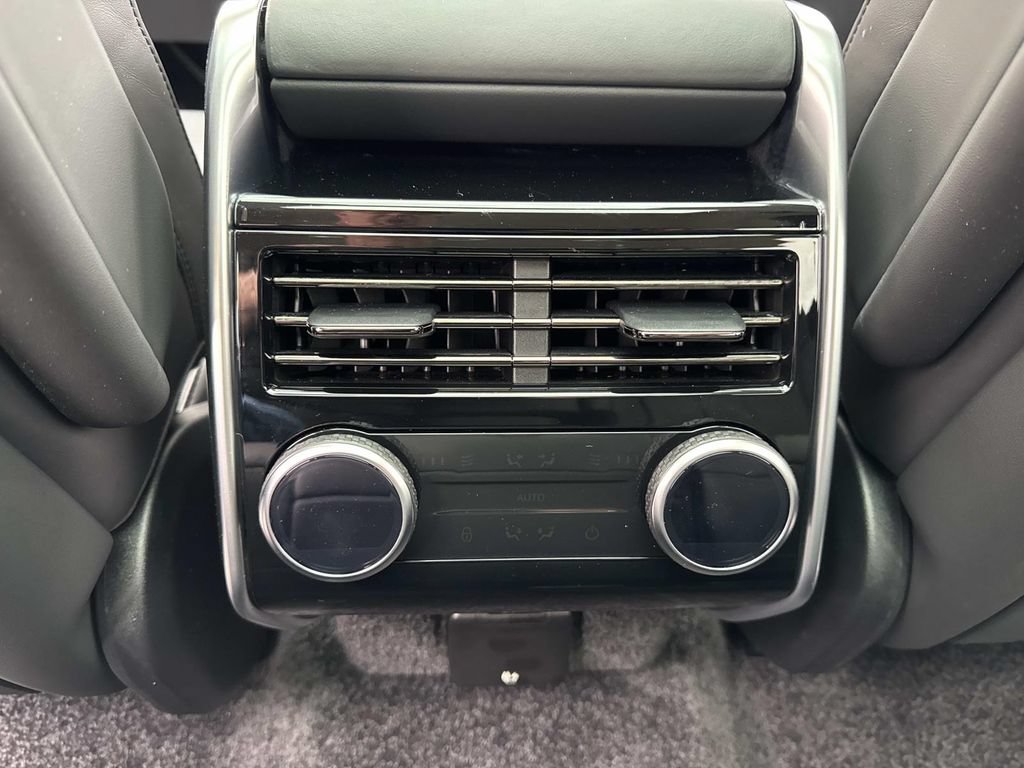 New 2026 Land Rover Range Rover SE AWD/4WD image 16