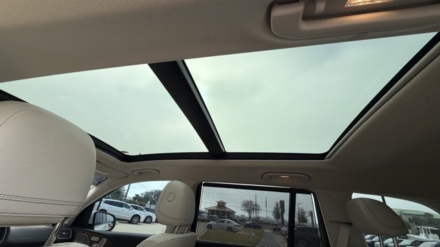 Used 2024 Mercedes-Benz GLS 450 4MATIC image 23