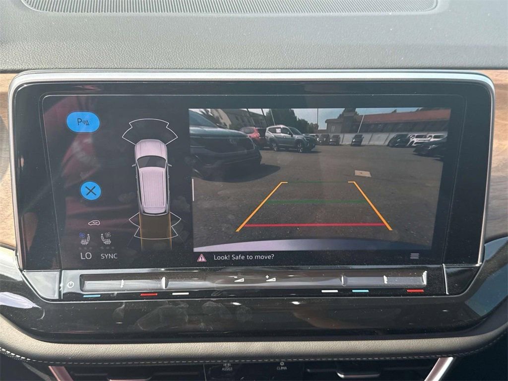 New 2025 Volkswagen Atlas SE image 18