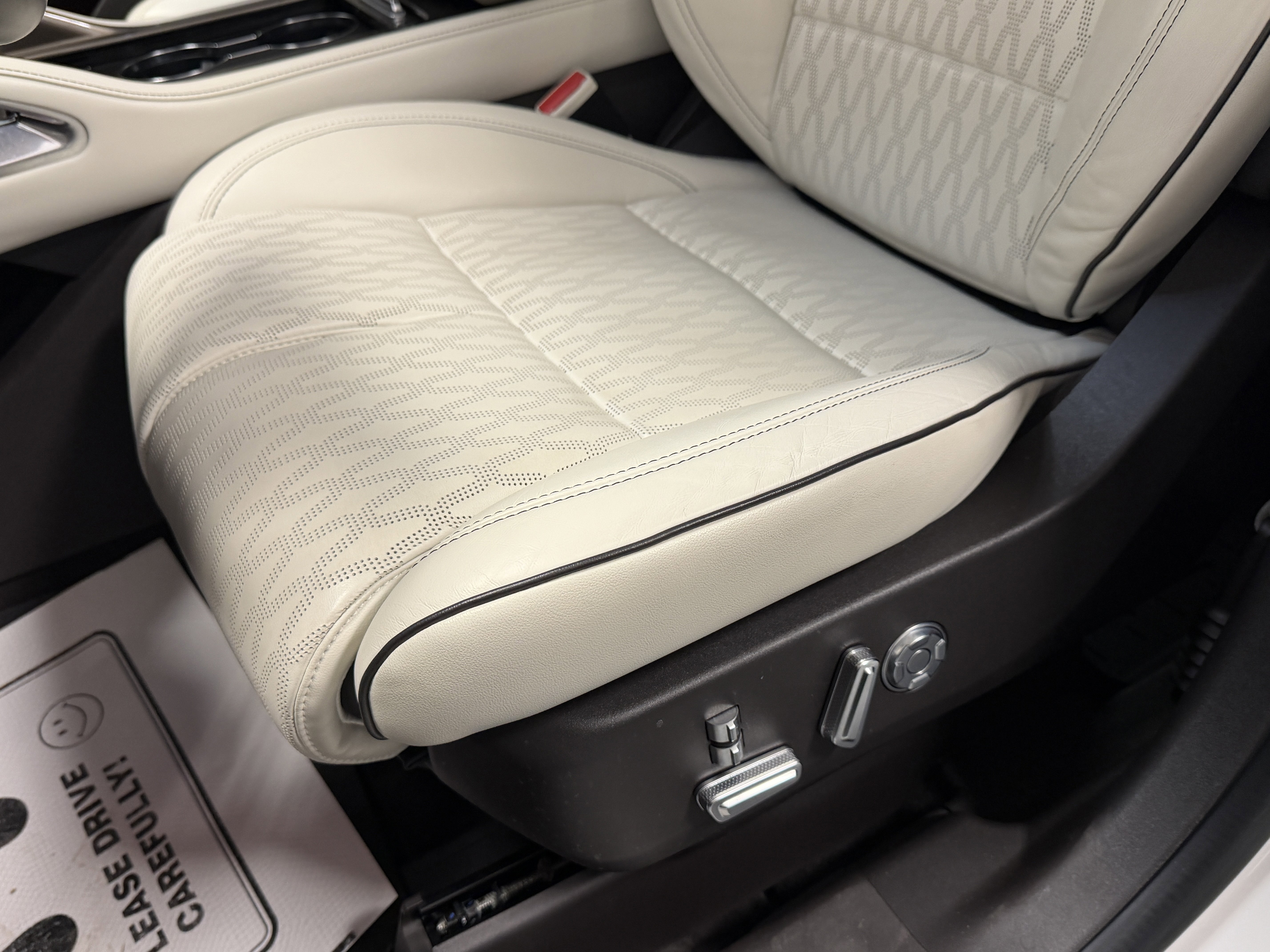 Used 2024 Lincoln Nautilus Black Label w/ Jet Appearance Package (87T) image 22