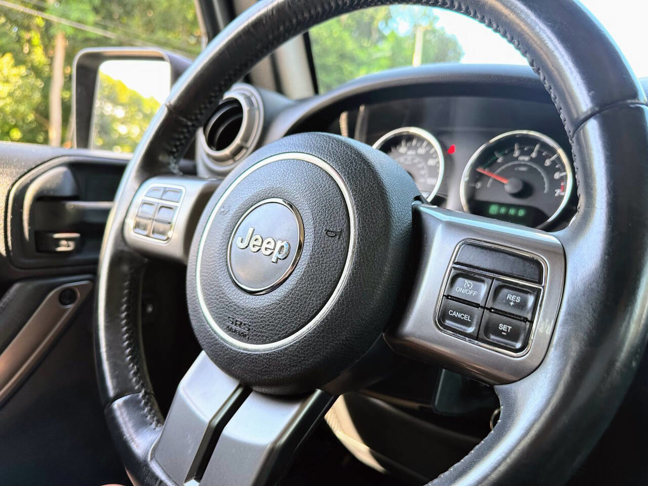 Used 2018 Jeep Wrangler Unlimited Sahara image 31
