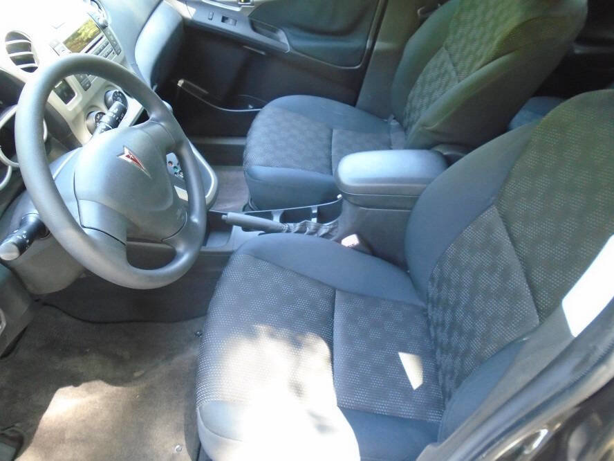 Used 2009 Pontiac Vibe w/ Preferred Package FWD image 10