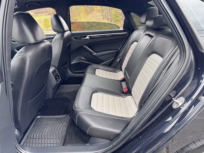 Used 2018 Volkswagen Passat 3.6 image 42