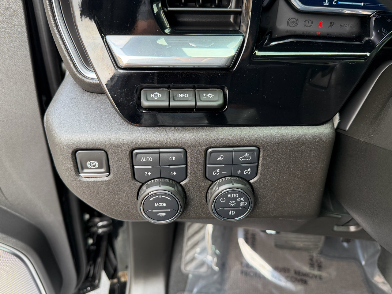 Used 2025 Chevrolet Silverado 2500 High Country w/ Technology Package image 27